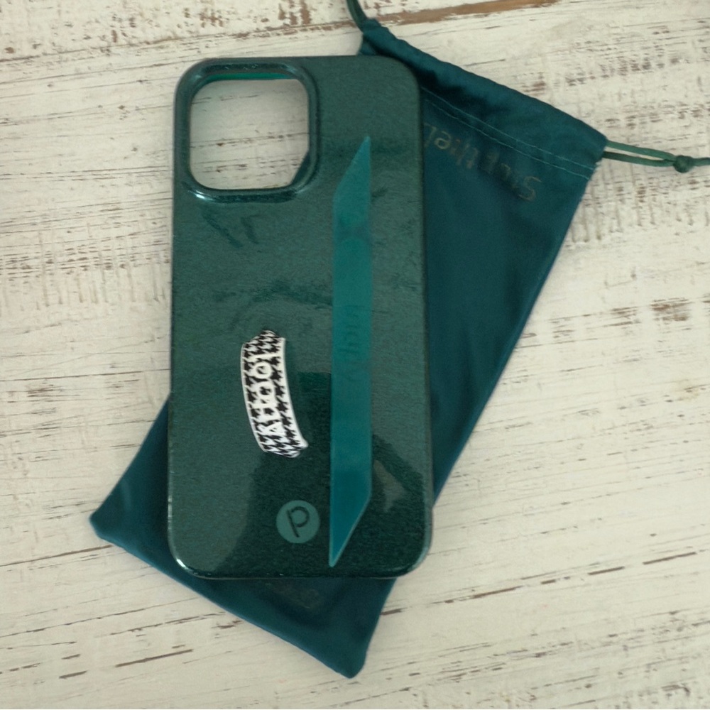 iPhone 16 Pro Max Loopy case with extra loop